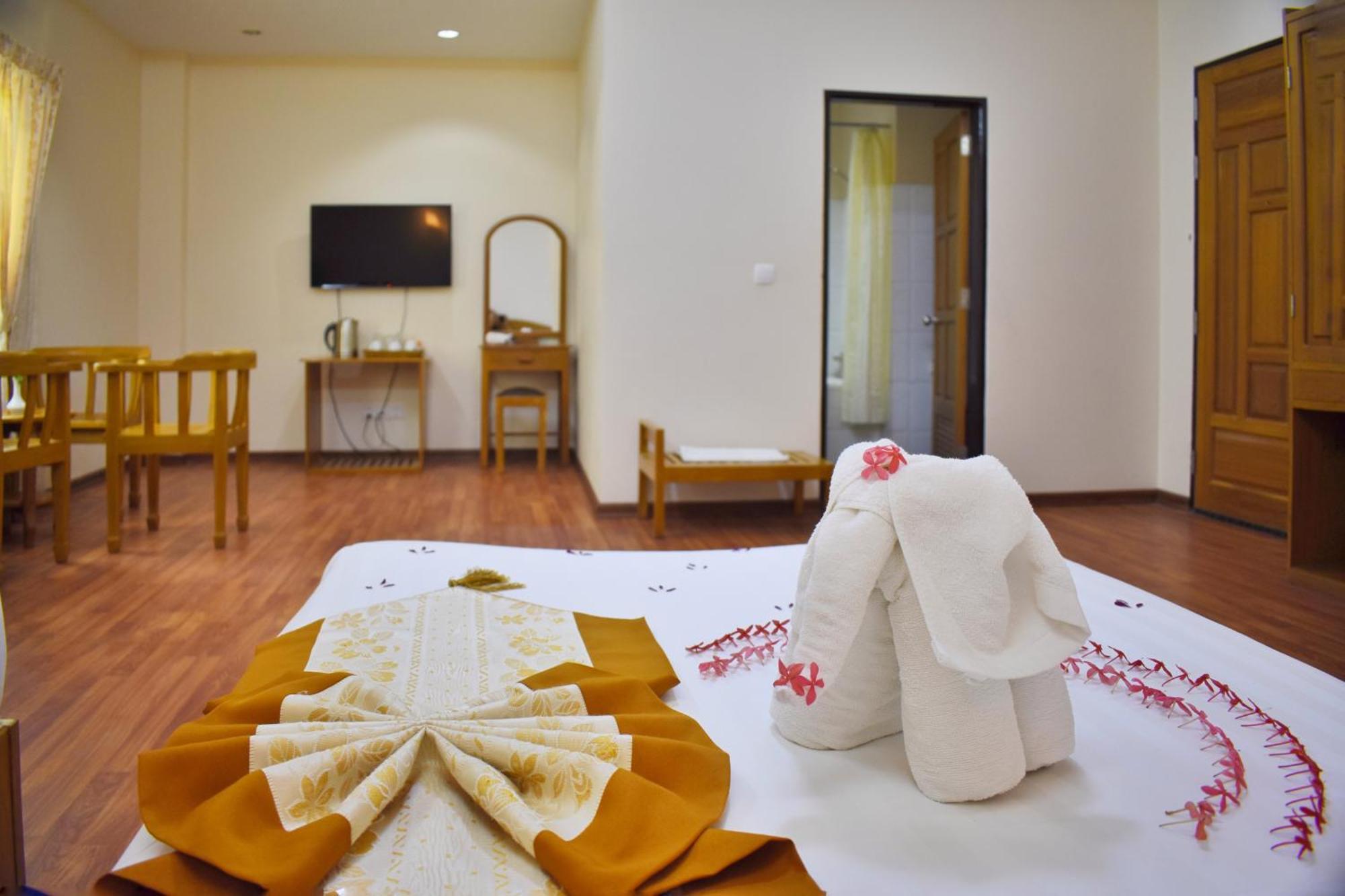 Shwe Poe Eain Hotel New Bagan Экстерьер фото