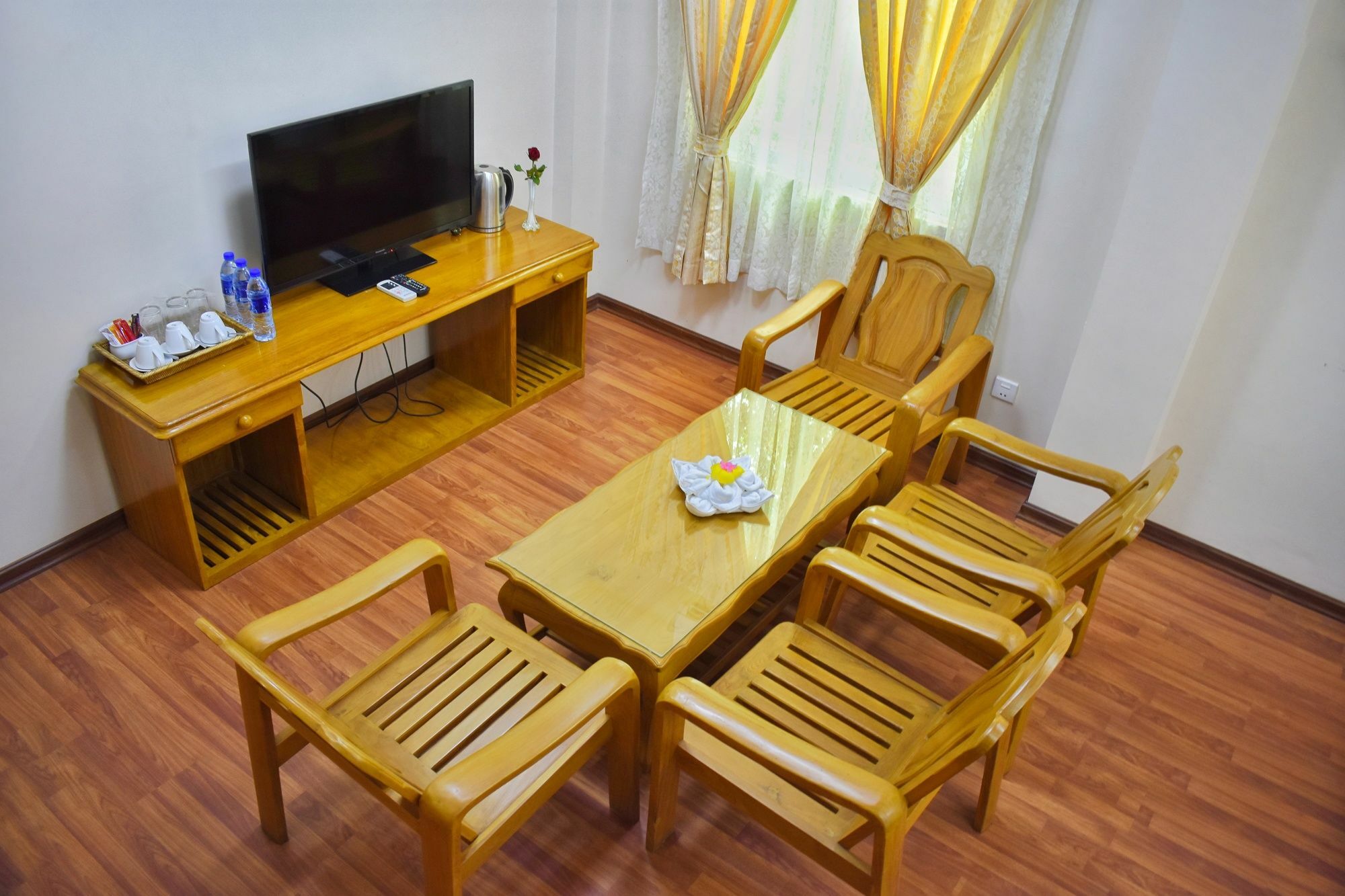 Shwe Poe Eain Hotel New Bagan Экстерьер фото